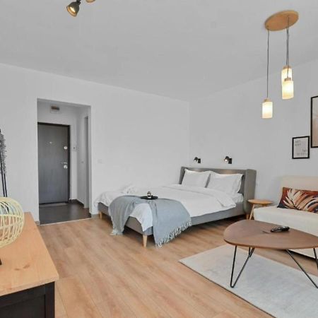 Serene Retreat - Beautifully Designed Studio Bucharest Exterior photo