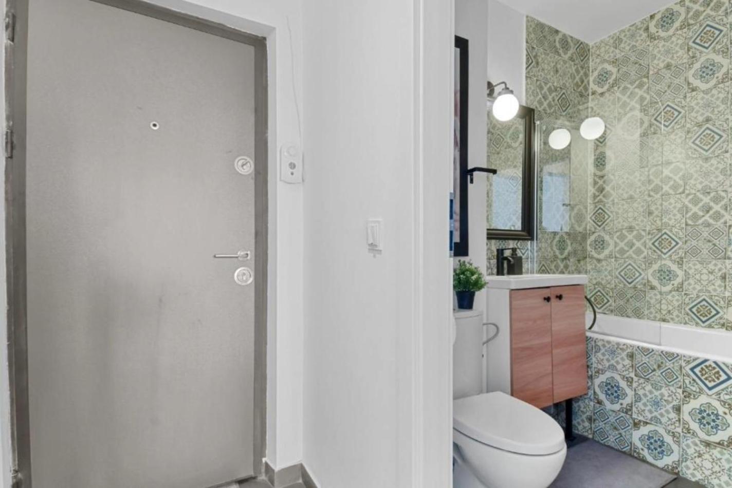 Serene Retreat - Beautifully Designed Studio Bucharest Exterior photo